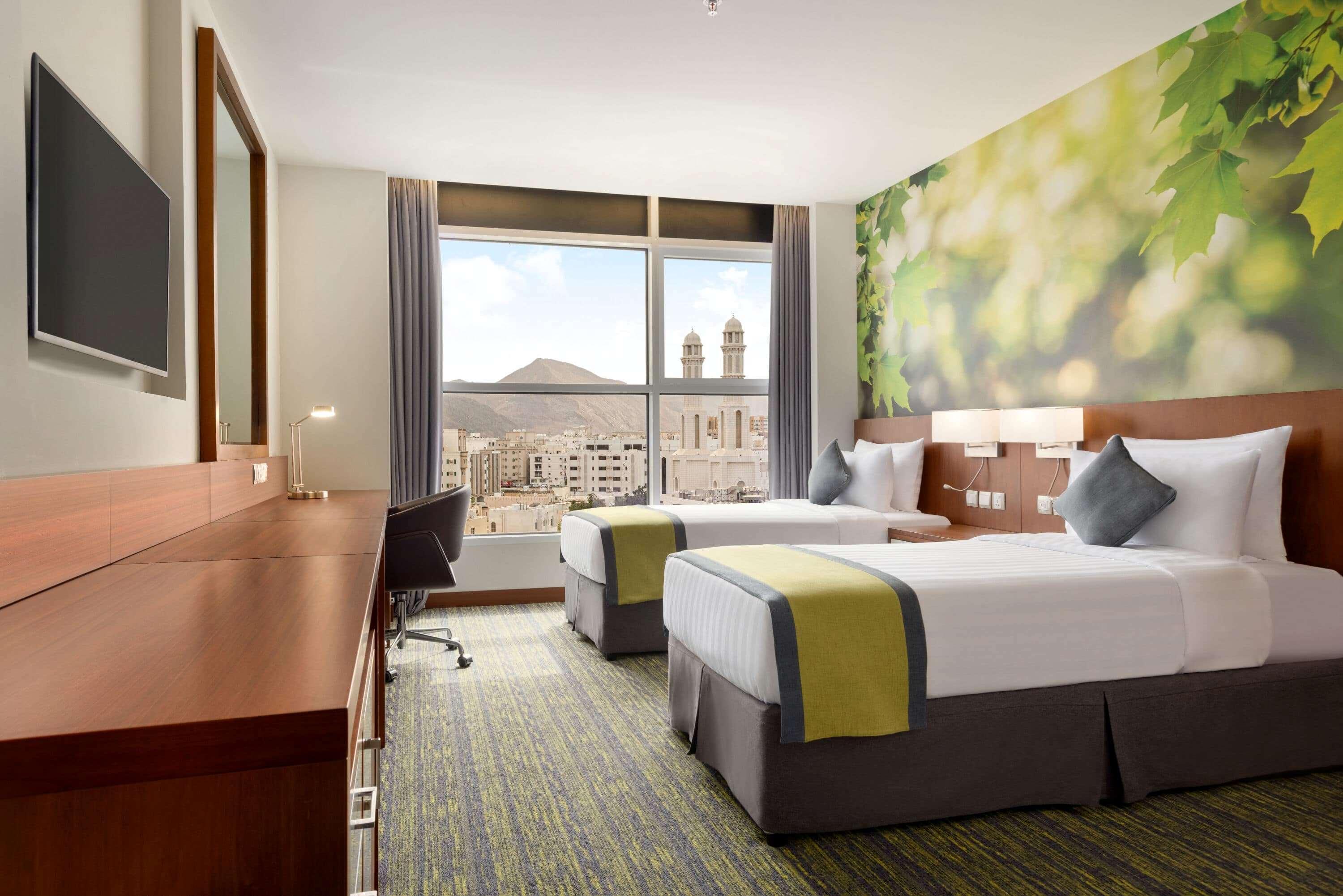 Wyndham Garden Al Khuwair Hotel 4*