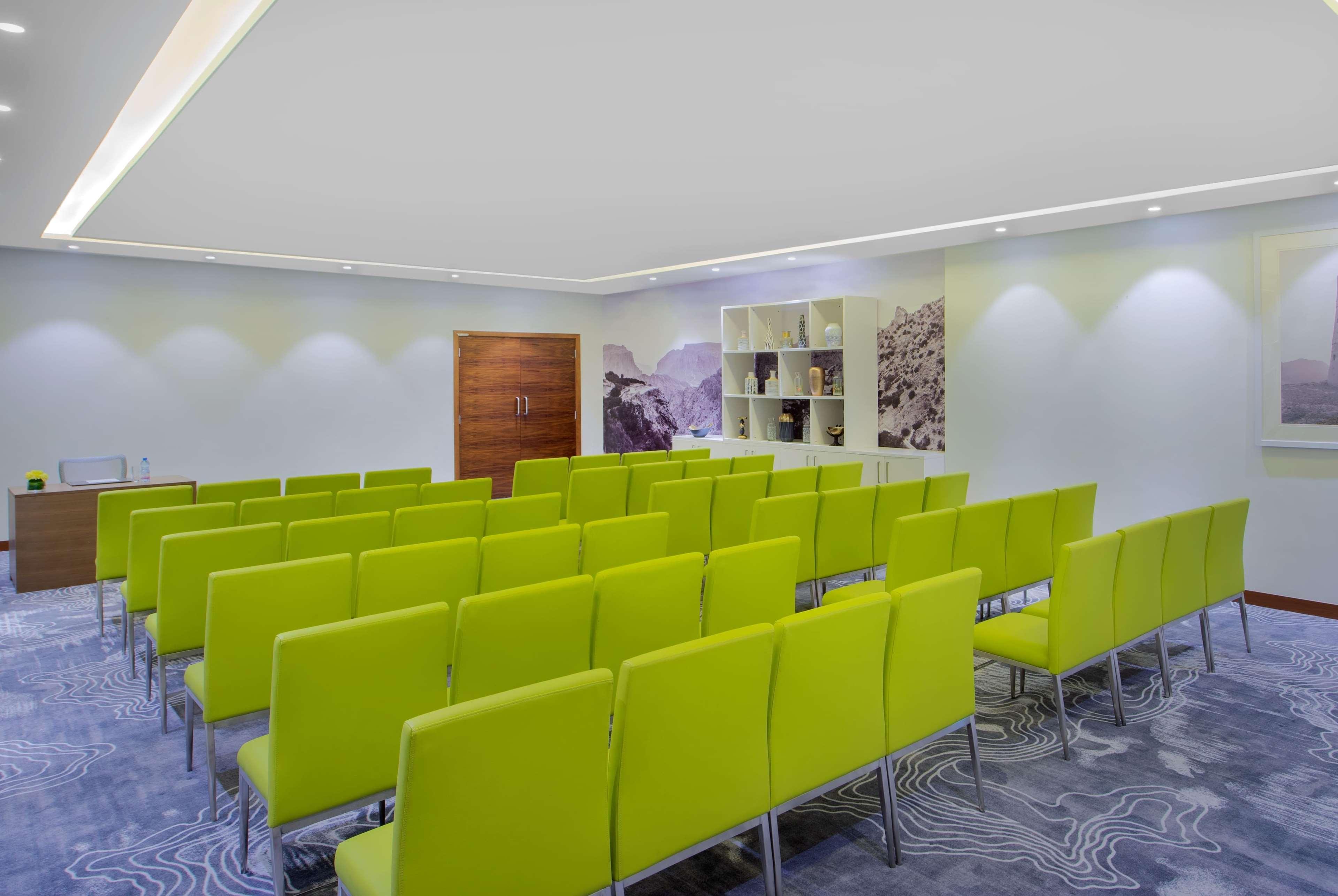 Wyndham Garden Al Khuwair 4* Masqat