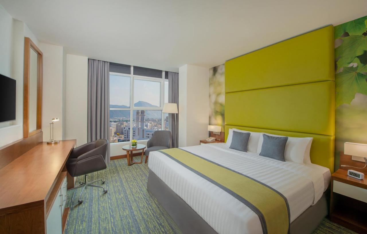 Wyndham Garden Al Khuwair Hotel